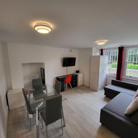 Cosy Apartment By Clapham South Underground! Londra Exterior foto